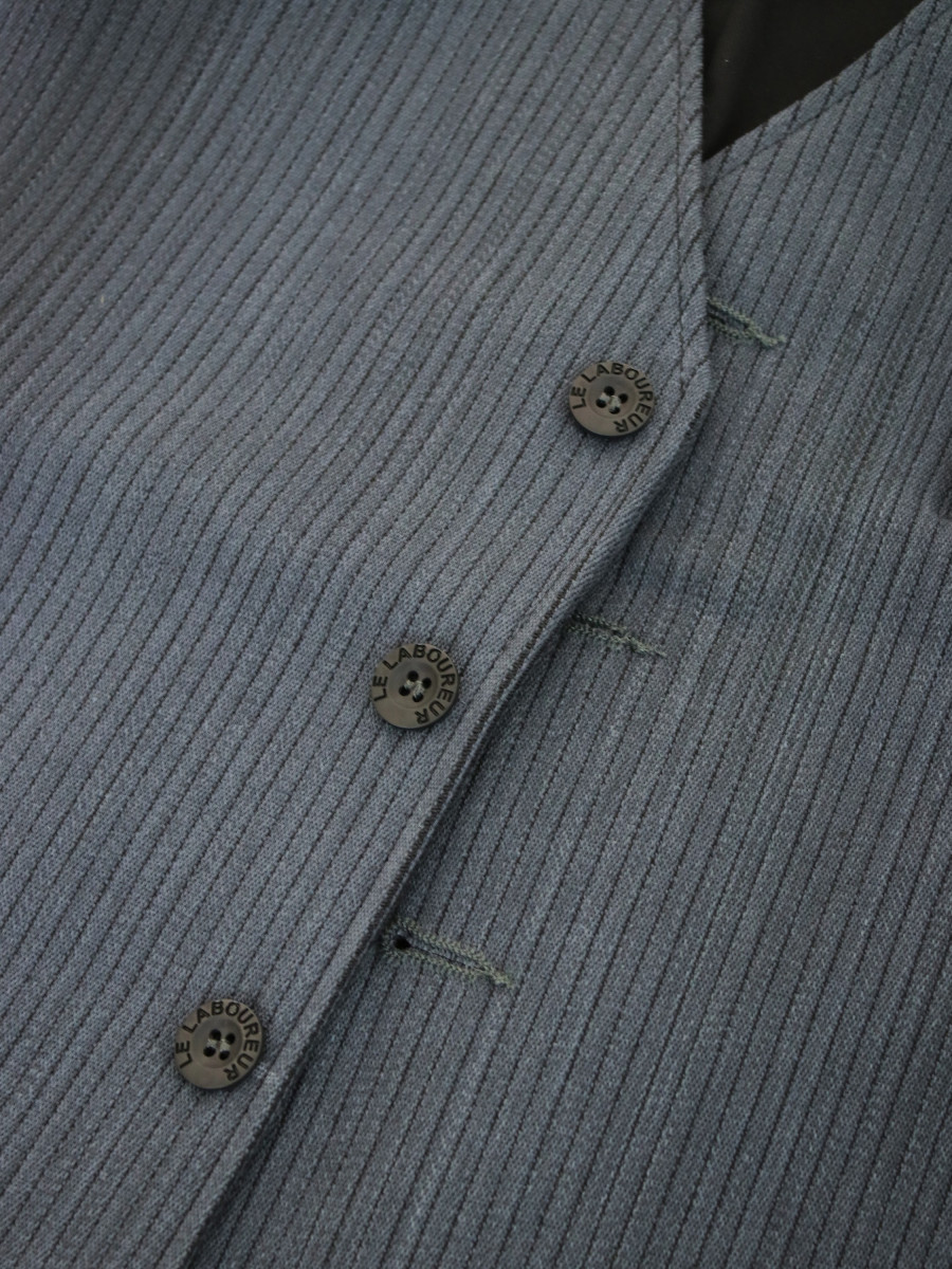 Les boutons du gilet tailleur baroudeur
