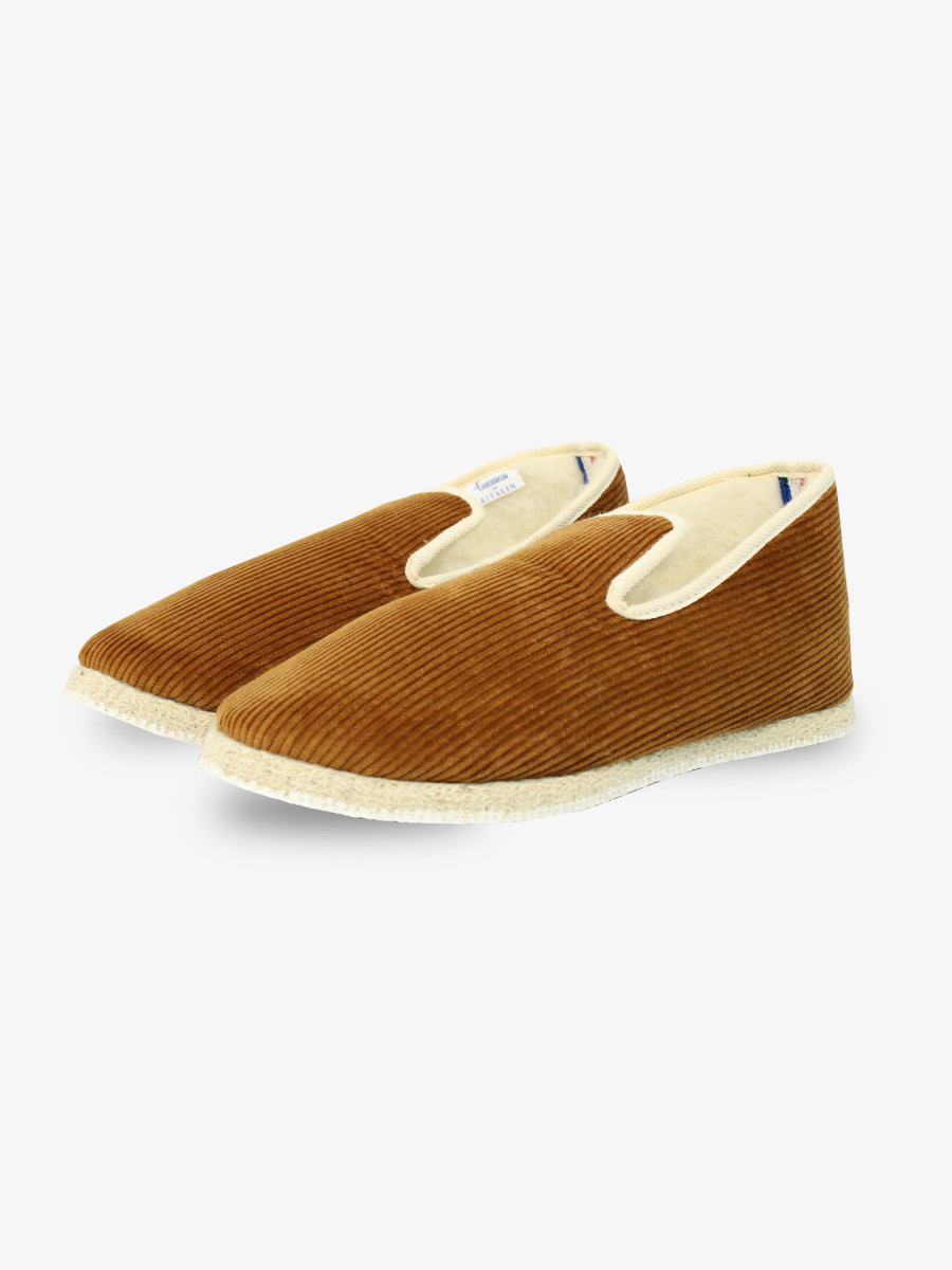 Charentaises en velours caramel