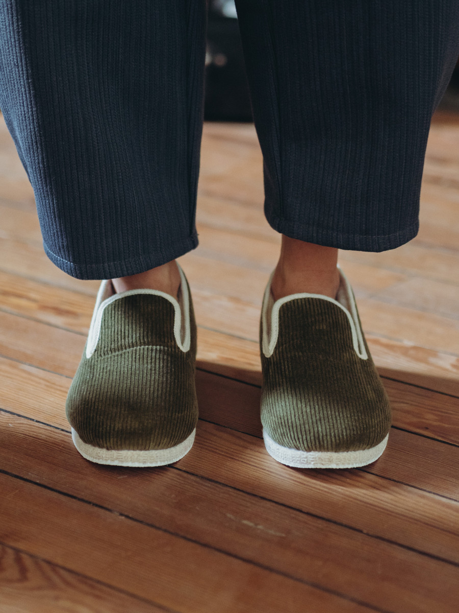 Charentaises velours kaki, Rivalin