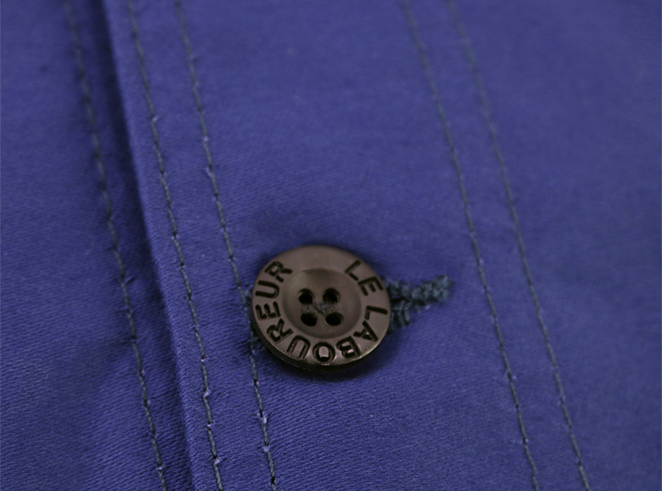 Bouton gravé Le Laboureur